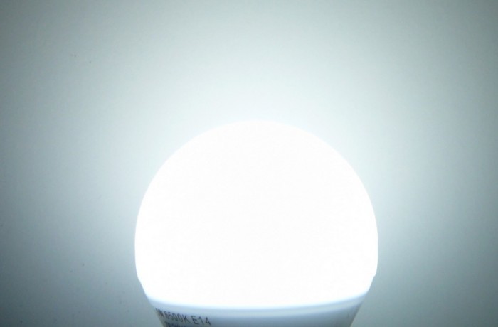 LED žárovka E27 R12W-280 Studená bílá